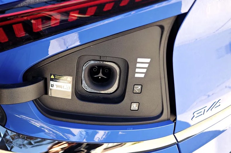 Case photo - DC Fast Charging Repeatedly Interrupted at 50% SOC - Charge Port Temperature Sensor Fault